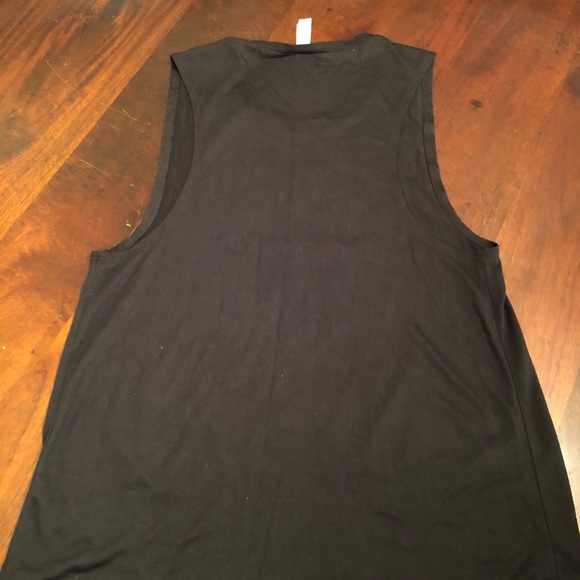 Black tank top - Picture 4 of 4